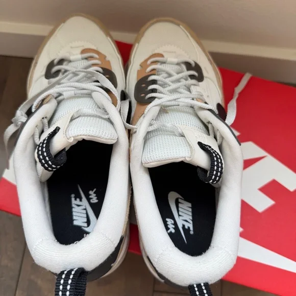 NIKE AIR MAX 90 FUTURA - Size 9.5 Womens - Phanton/Black-Hemp-Sanddrift - Picture 5 of 9